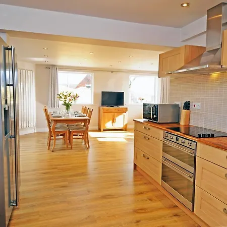 Spacious Rugby Field With Off-street Parking And Ev Fast Point For Electric Cars Apartmán