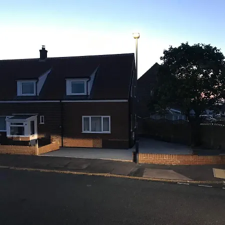 Apartamento Spacious Rugby Field With Off-street Parking And Ev Fast Point For Electric Cars Whitby