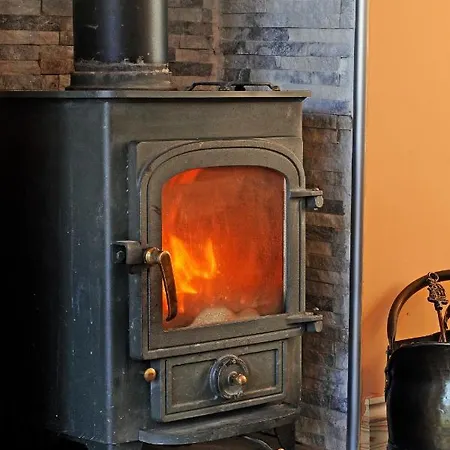 Apartman Spacious Rugby Field With Off-street Parking And Ev Fast Point For Electric Cars *