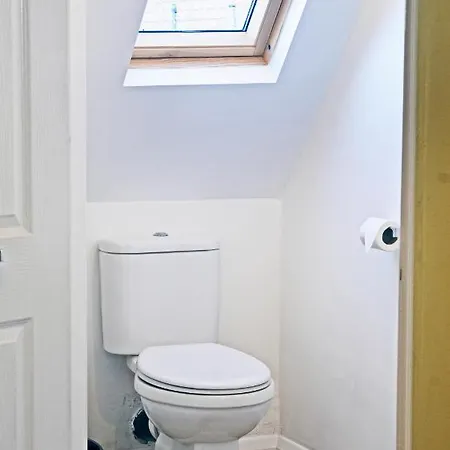 Apartman Spacious Rugby Field With Off-street Parking And Ev Fast Point For Electric Cars Whitby