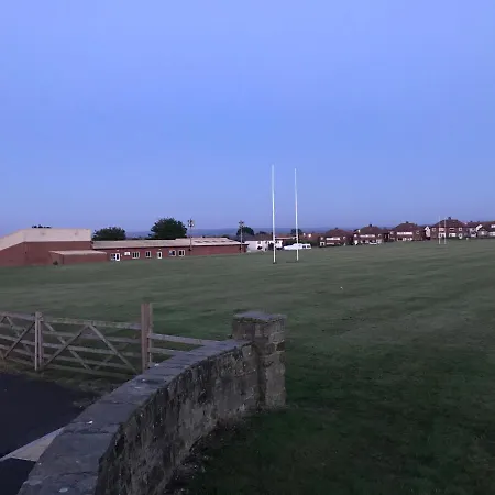 Spacious Rugby Field With Off-street Parking And Ev Fast Point For Electric Cars ウィットビー