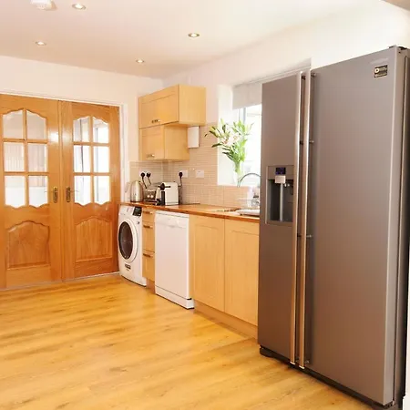 Apartman Spacious Rugby Field With Off-street Parking And Ev Fast Point For Electric Cars Whitby