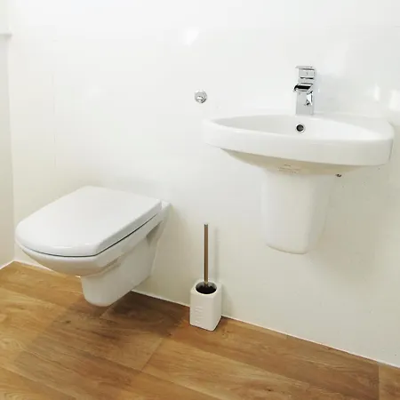 Spacious Rugby Field With Off-street Parking And Ev Fast Point For Electric Cars Apartman Whitby