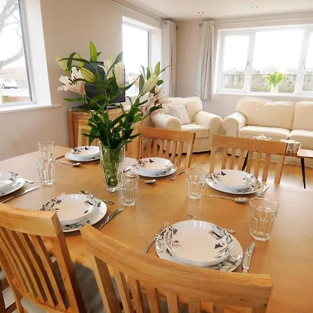 Spacious Rugby Field With Off-street Parking And Ev Fast Point For Electric Cars *