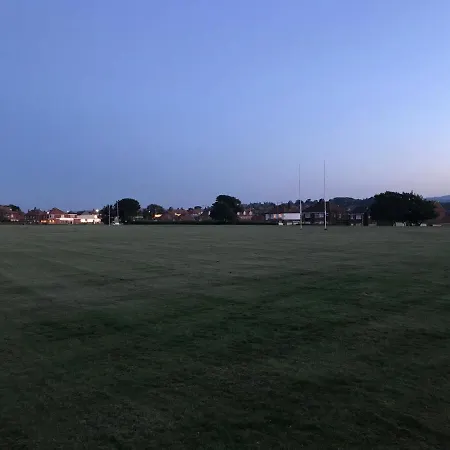 Apartman Spacious Rugby Field With Off-street Parking And Ev Fast Point For Electric Cars *