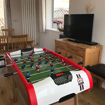 Spacious Rugby Field With Off-street Parking And Ev Fast Point For Electric Cars Whitby