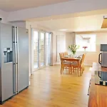 Appartement Spacious Rugby Field With Off-street Parking And Ev Fast Point For Electric Cars *
